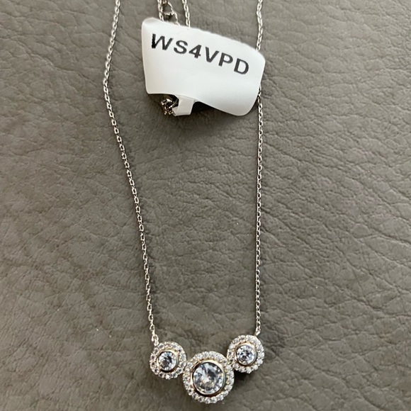 Charmed Aroma | Necklace - Picture 2 of 5